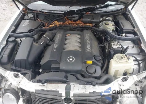 2001 Mercedes-Benz E 430 z USA, uszkodzony, nr VIN WDBJF70JX1B281328